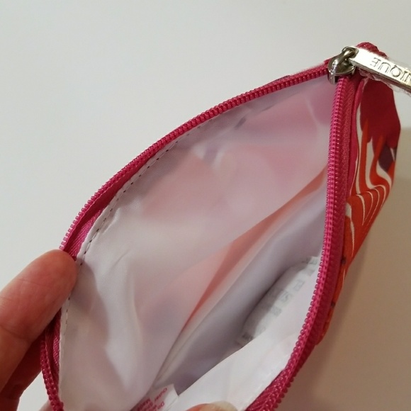 B4G1 Clinique cosmetic bag - Picture 3 of 3